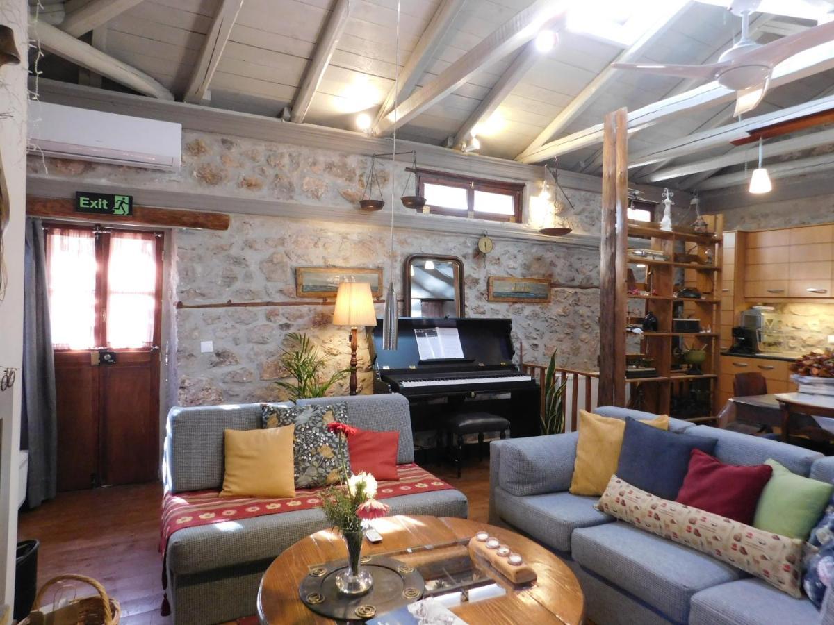 Agoriani Art Suite - 4 Seasons' Natural Living Lílaia Buitenkant foto